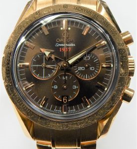 Estate Omega Chronograph Year: 2006
Vendor Style #: 001-18251-002 3153.80.00 SN: 78024249 
42mm 18 Karat
Dial: Brown
Box Included/Papers Not Included
Condition Fair. 227gr gross weight (approx. 190gr. net)
1 Year Warranty