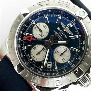 Estate Breitling Chronograph Year: 2018
Vendor Style #: AB0420 Chronomat GMT SN: 4017561 
44mm StainlessSteel on braclet with extra blue rubber strap.
Dial: Blue silver panda hash 
Box Included/Papers Included,
Condition Very good
1 Year Warranty
F