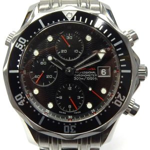 Estate Tag Heuer Sport Year: 2015
Vendor Style #: WAH1210 Formula 1 ceramic quartz SN: WWR8123 
35mm StainlessSteel
Dial: Black hash 
Box Included/Papers Included
Condition Excellent
1 Year Warranty