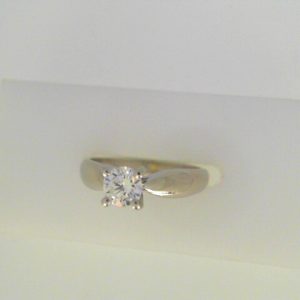 Estate Diamond Engagement Ring 
Platinum White Estate Engagement Ring Width 2.3mm 
Finger Size 5.5 Gram Weight 4.8 
1 Center Diamond 0.37ct Shape: Round; Clarity: SI2; Colour: G/H 0.37