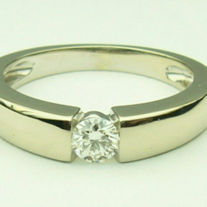 Estate Diamond Engagement Ring 
14 Karat White Estate Engagement Ring Width 2.2mm 
Finger Size 5 Gram Weight 3.2 
1 Center Diamond 0.17ct Shape: Round; Clarity: SI1; Colour: H/I 0.17