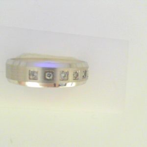 Diamond Ring- Men's 
10 Karat White Men's Diamond Ring 
Finger Size 10 Gram Weight 6.51 
 Center Diamond Shape: Round