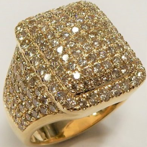 Estate Diamond Ring - Men's 
14 Karat Yellow Estate Diamond Ring 
Finger Size 10 Gram Weight 18.6 
180 Center Diamonds Shape: Round; Clarity: SI1; Colour: K/L 3