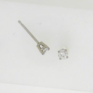 Estate Diamond Earrings 
14 Karat White Estate Diamond Earrings 
 
2 Center Diamonds Shape: Round; Clarity: VS; Colour: H/I 0.19