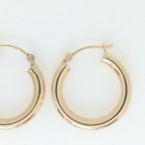 Yellow 14 Karat Polished Medium Hoop Estate Earring 
Gram Weight 1.36 gr