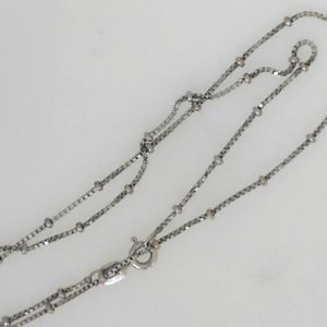 White 18 Karat Polished Bead Estate Chain 
Length 15 in 
Gram Weight 3.2 gr