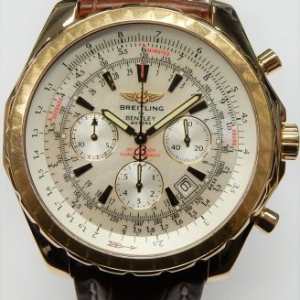 Gents Estate Watch - Breitling Chronograph 
Vendor Style #: Breitling Bentley Chrono H25363 2177378
48.8 18 Karat Strap 
Dial:MOP
Box Included/Papers Included
Condition Excellent. LTD. ED. 272/500
1 Year Warranty
