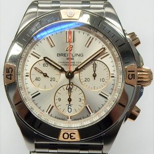Estate Breitling Chronograph Year: 2021
Vendor Style #: 1B0134 Chronomat SN: 3313544 
42mm StainlessSteel
Dial: SIlver hash 
Box Included/Papers Included
Condition Extra Strap
1 Year Warranty