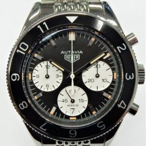 Gents Estate Watch - Tag Chronograph 
Vendor Style #: Autavia CBE2110
42mm StainlessSteel Bracelet 
Dial:Blackand White
Box Included/Papers Included
Condition Like New/Orig. Finish
1 Year Warranty