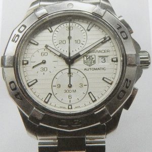 Estate Tag Heuer Sport Year: 2011
Vendor Style #: CAP2111 Aquaracer chronograph SN: EBA7491 
43mm StainlessSteel
Dial: Silver hash 
Box Included/Papers Included/Original invoice/Canadian delivery.
Condition 
1 Year Warranty